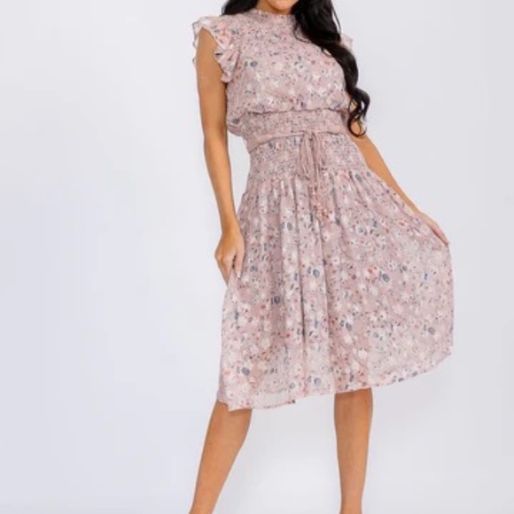 WOMEN'S SLEEVELESS SMOCK BELTED FLORAL PRINT MIDI DRESS IN MAUVE - Picture 2 of 4